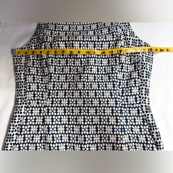 BANANA REPUBLIC Navy and white graphic print sleeveless sheath dress size 10. - Picture 11 of 14